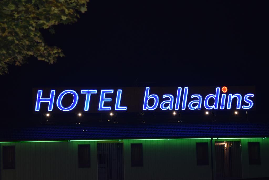 Initial By Balladins Vigneux-Sur-Seine Eksteriør billede